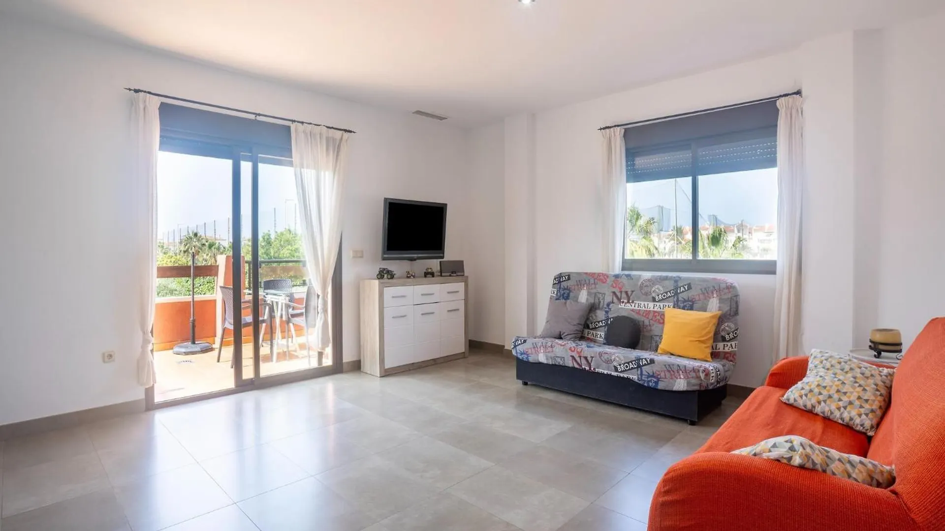 Spacious Apartment With 2 Large Terraces Motril