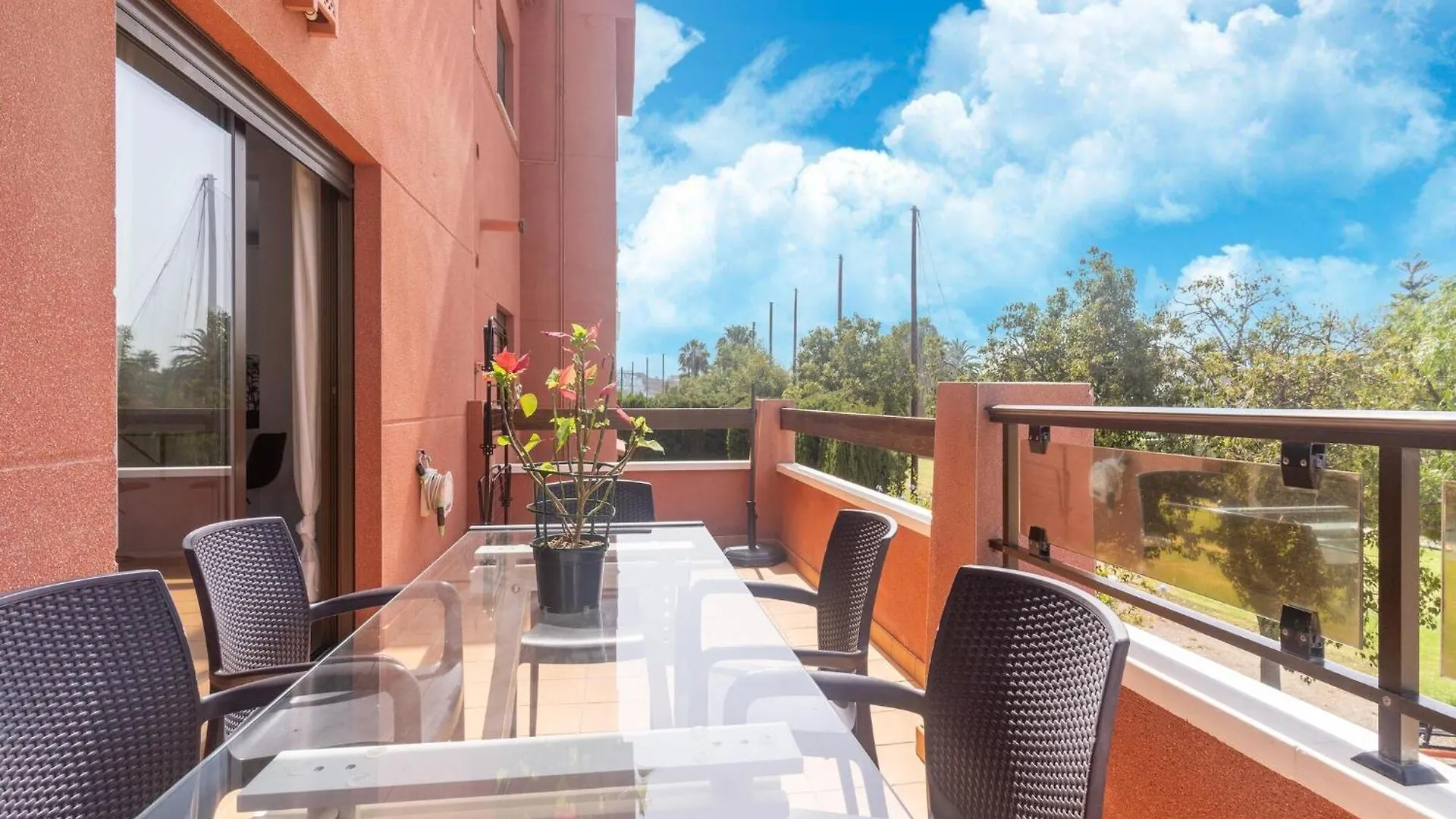 Spacious Apartment With 2 Large Terraces Motril